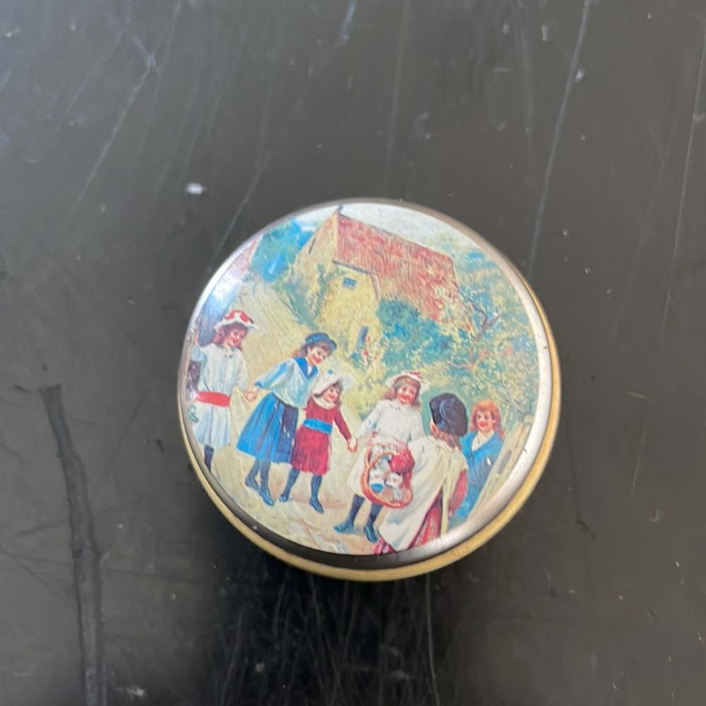 Vintage pillbox